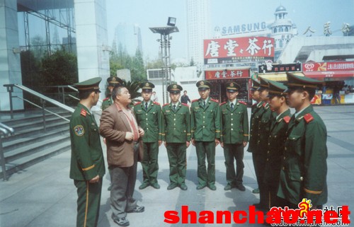 百度胖老师吧上海市公 安局轨道交通分局石宇玉老师求救 抖音快手百度贴吧百科图片视频知道搜索上海胖老师或 ...