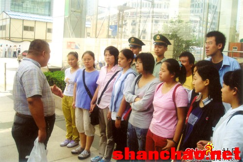 百度胖老师吧上海市公 安局轨道交通分局石宇玉老师求救 抖音快手百度贴吧百科图片视频知道搜索上海胖老师或 ...