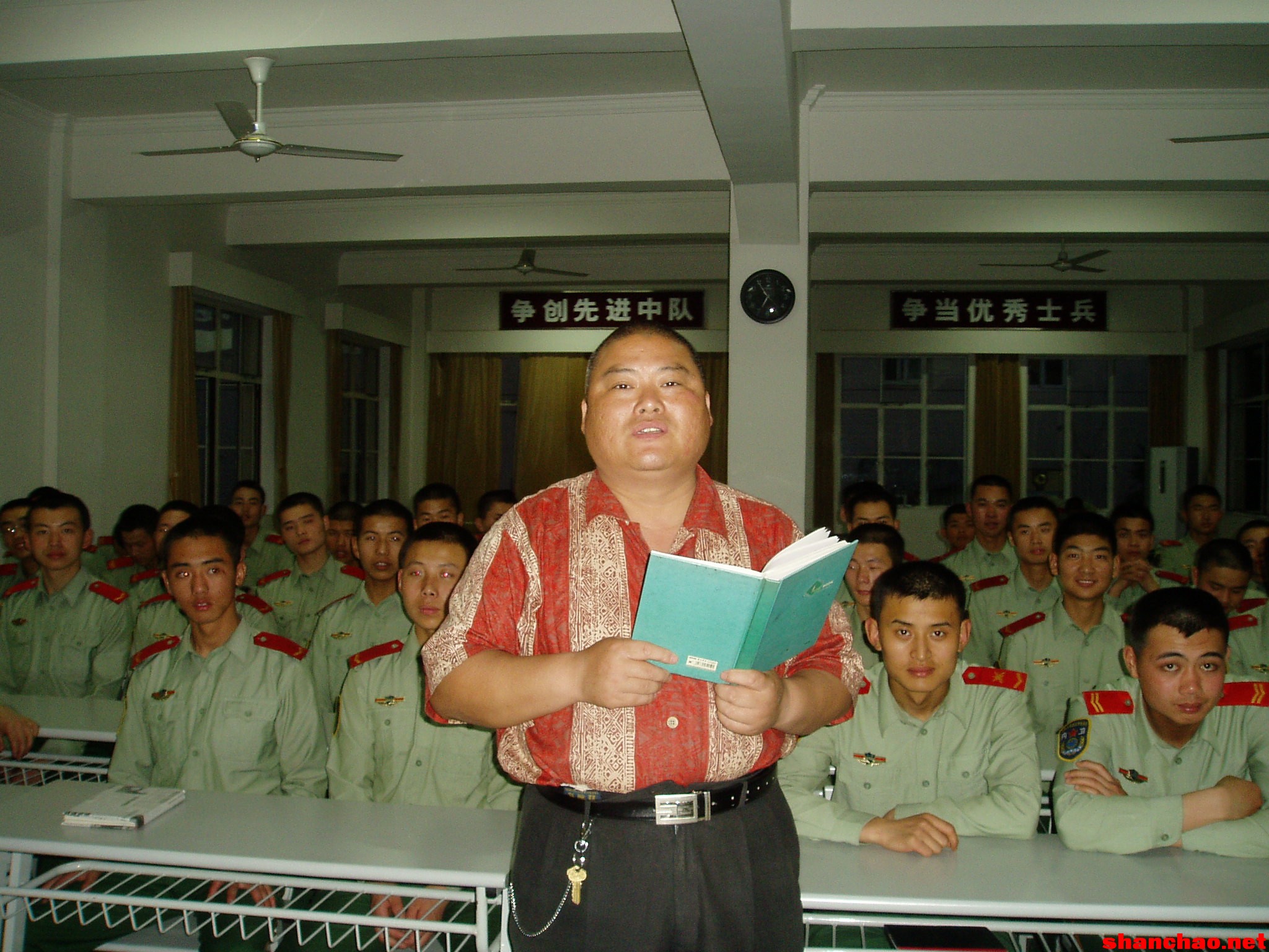 百度胖老师吧上海市公 安局轨道交通分局石宇玉老师求救 抖音快手百度贴吧百科图片视频知道搜索上海胖老师或 ...