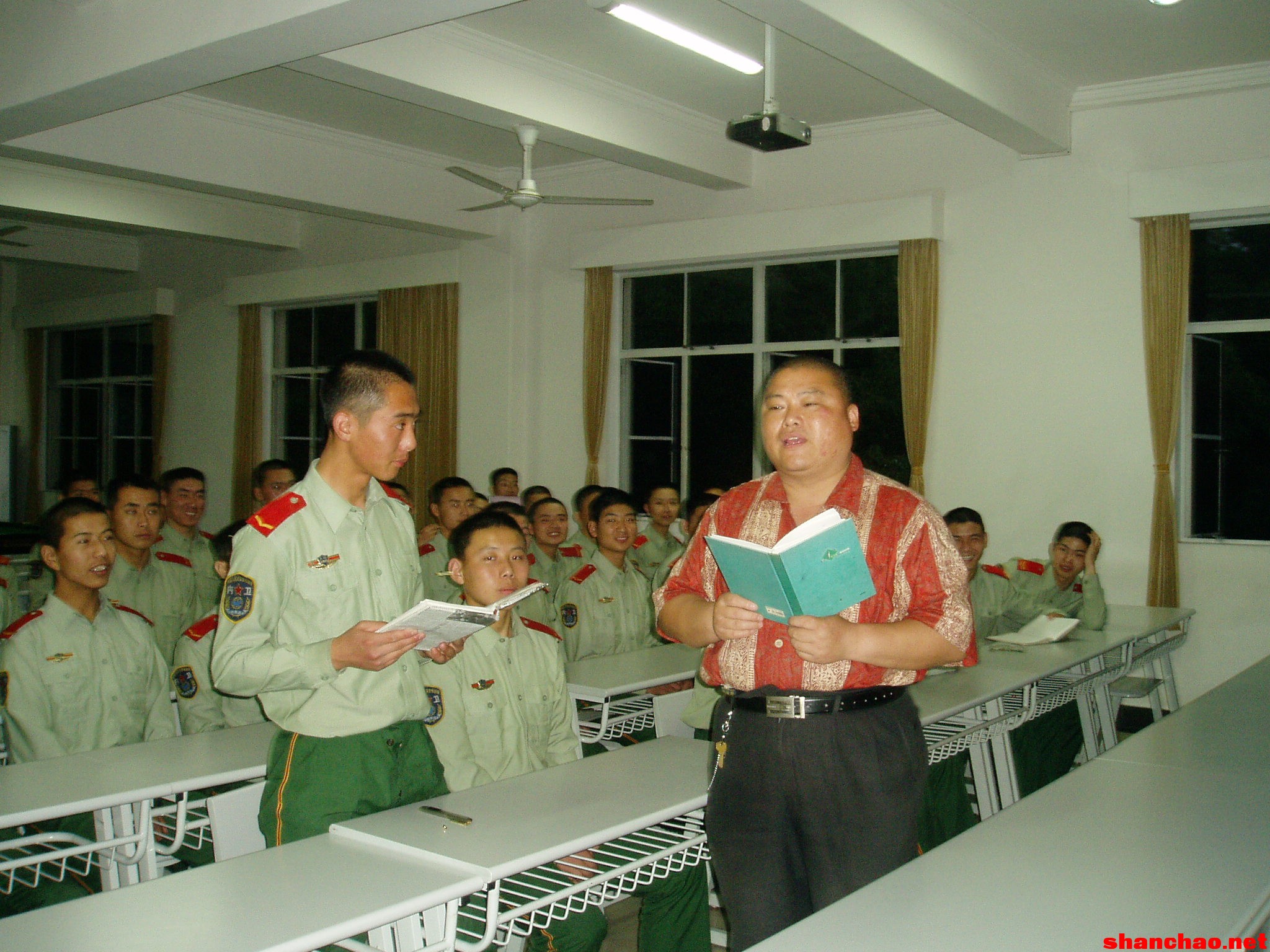 百度胖老师吧上海市公 安局轨道交通分局石宇玉老师求救 抖音快手百度贴吧百科图片视频知道搜索上海胖老师或 ...