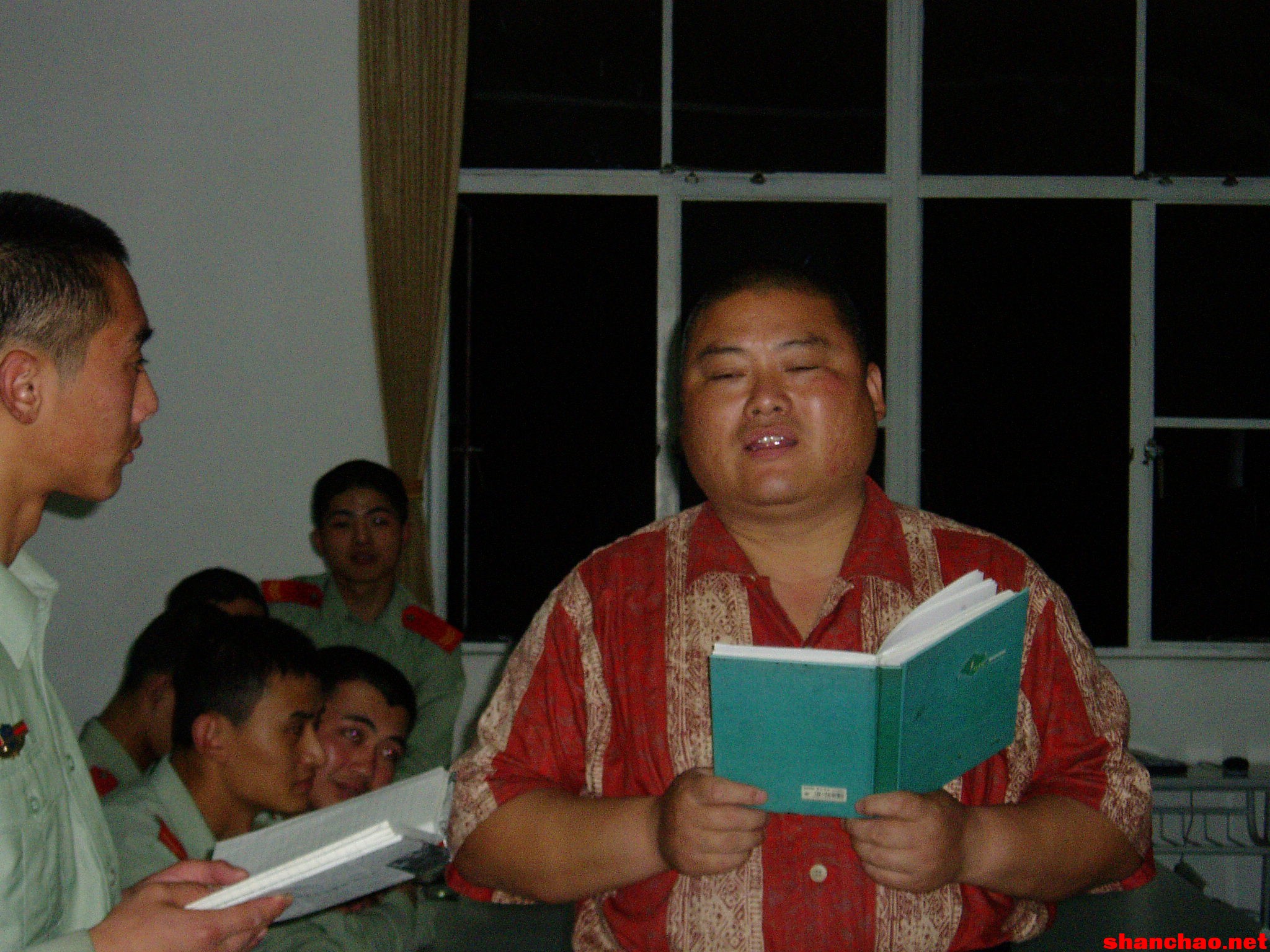 百度胖老师吧上海市公 安局轨道交通分局石宇玉老师求救 抖音快手百度贴吧百科图片视频知道搜索上海胖老师或 ...