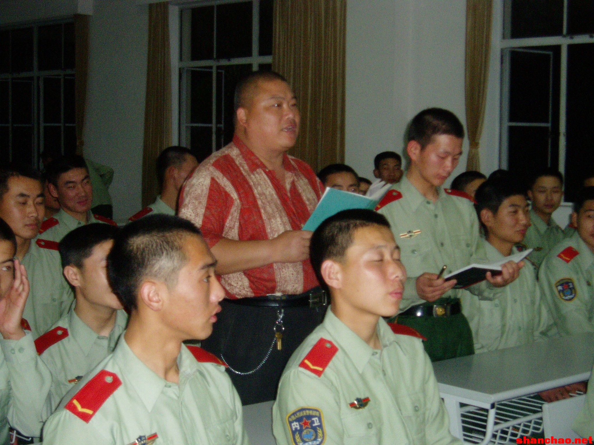 百度胖老师吧上海市公 安局轨道交通分局石宇玉老师求救 抖音快手百度贴吧百科图片视频知道搜索上海胖老师或 ...