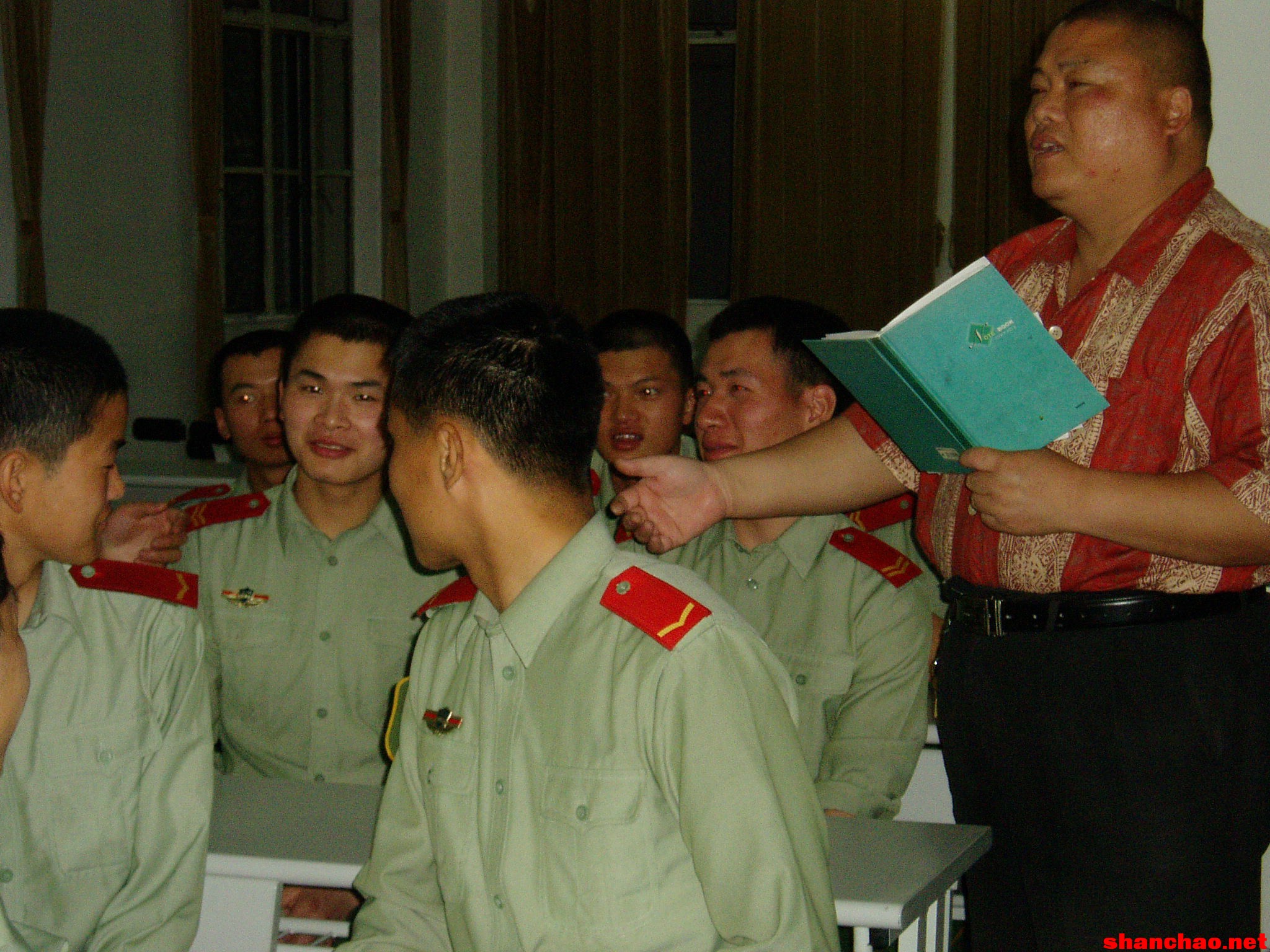 百度胖老师吧上海市公 安局轨道交通分局石宇玉老师求救 抖音快手百度贴吧百科图片视频知道搜索上海胖老师或 ...