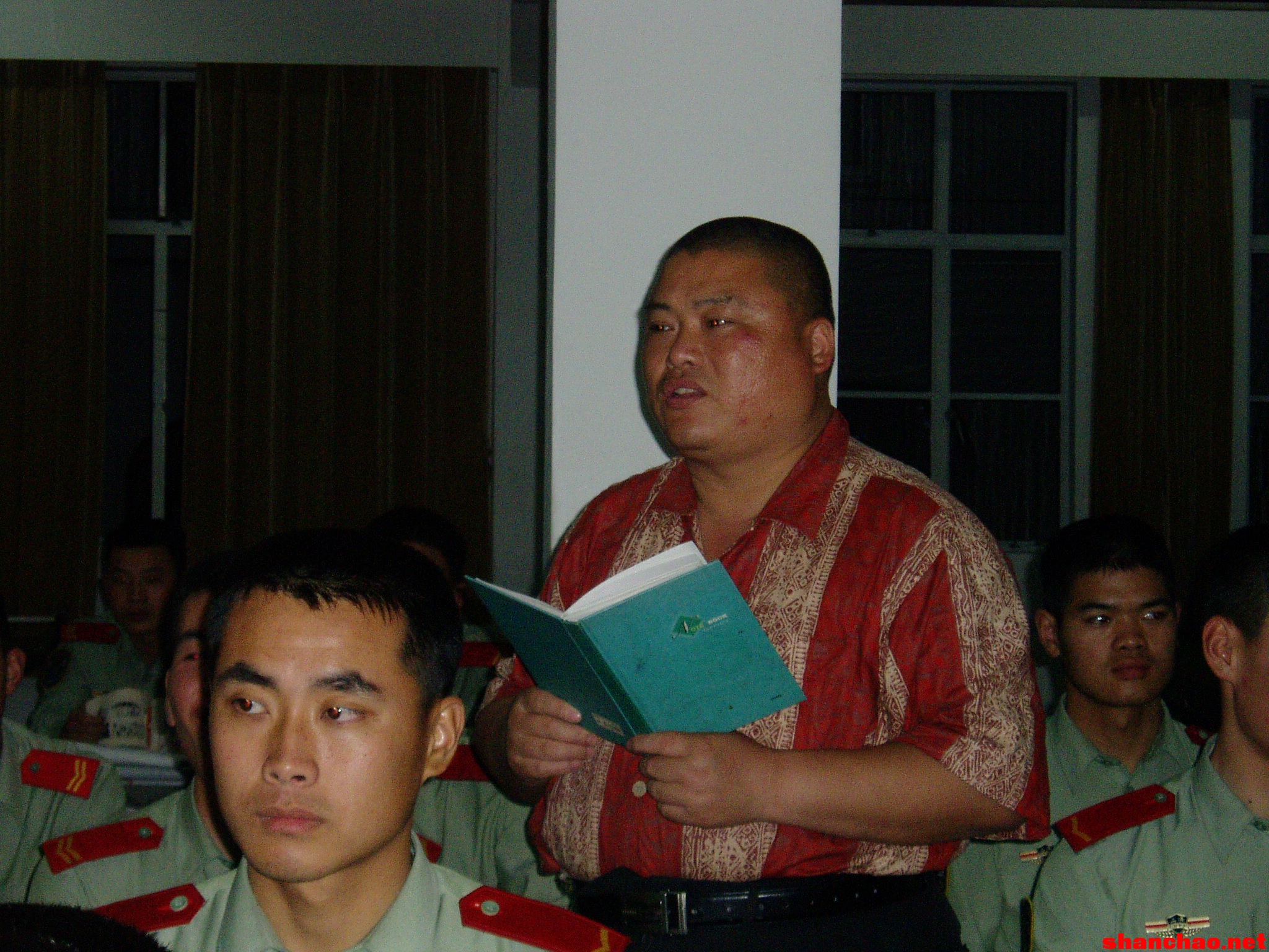 百度胖老师吧上海市公 安局轨道交通分局石宇玉老师求救 抖音快手百度贴吧百科图片视频知道搜索上海胖老师或 ...