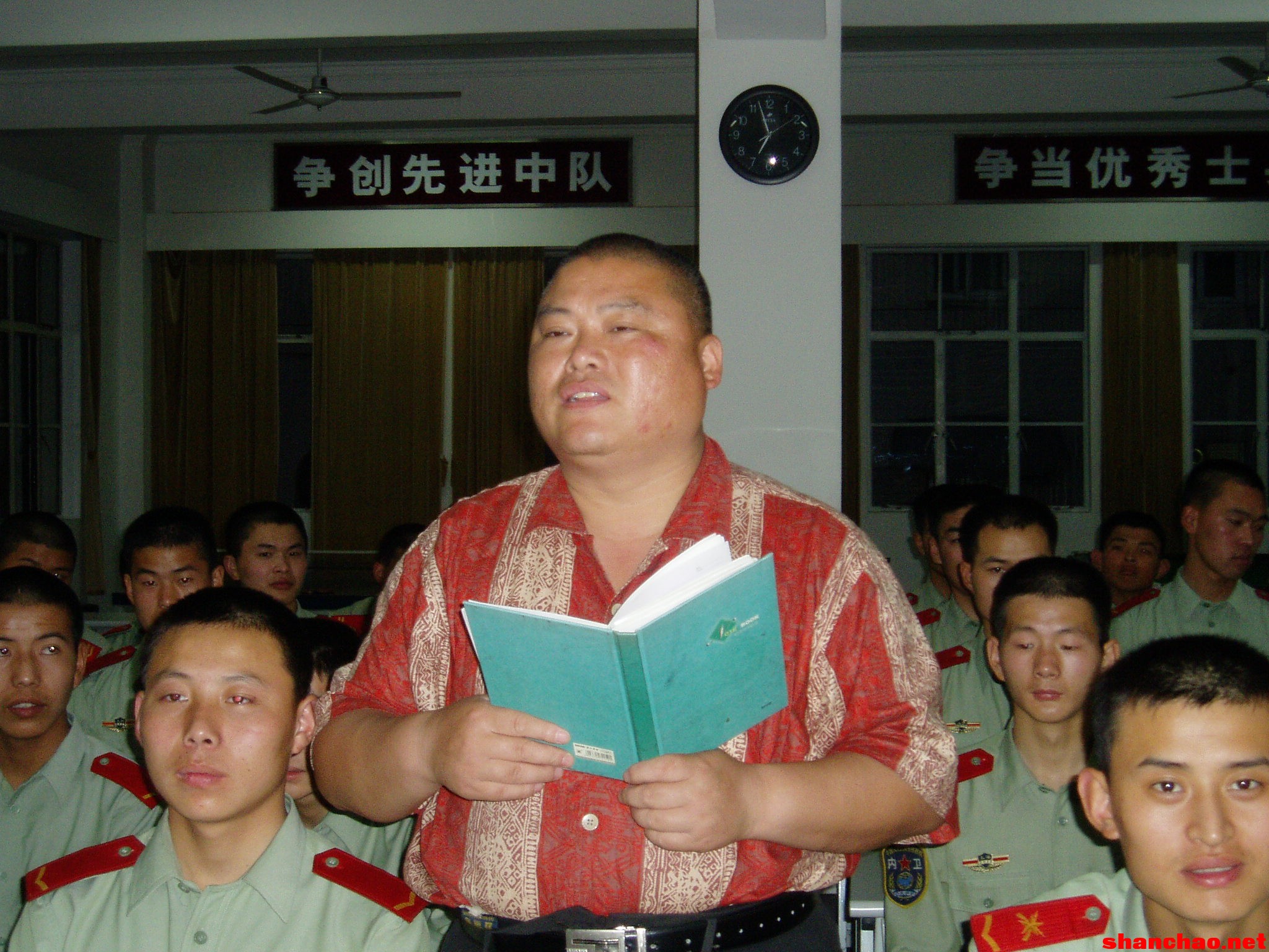 百度胖老师吧上海市公 安局轨道交通分局石宇玉老师求救 抖音快手百度贴吧百科图片视频知道搜索上海胖老师或 ...