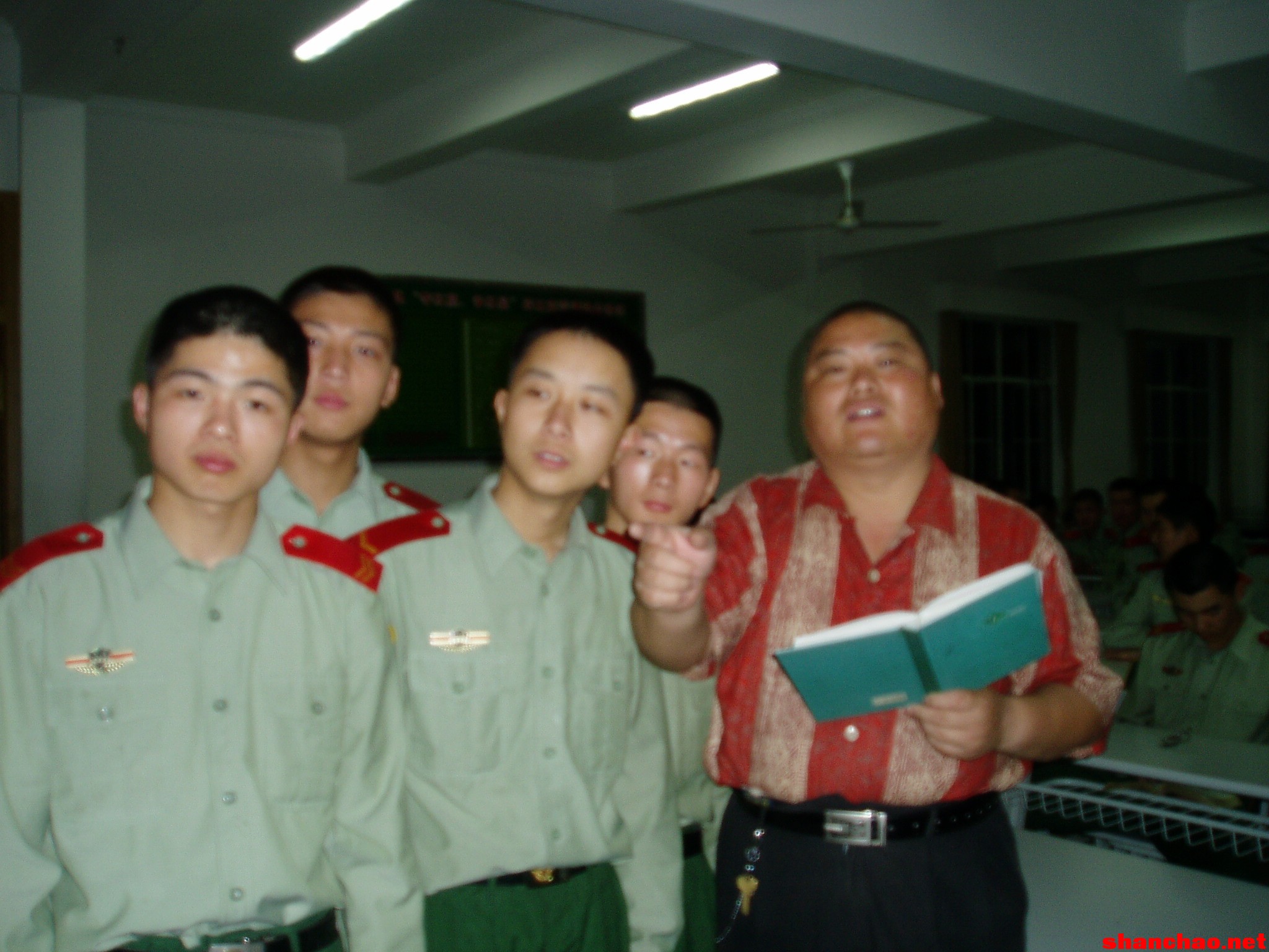 百度胖老师吧上海市公 安局轨道交通分局石宇玉老师求救 抖音快手百度贴吧百科图片视频知道搜索上海胖老师或 ...