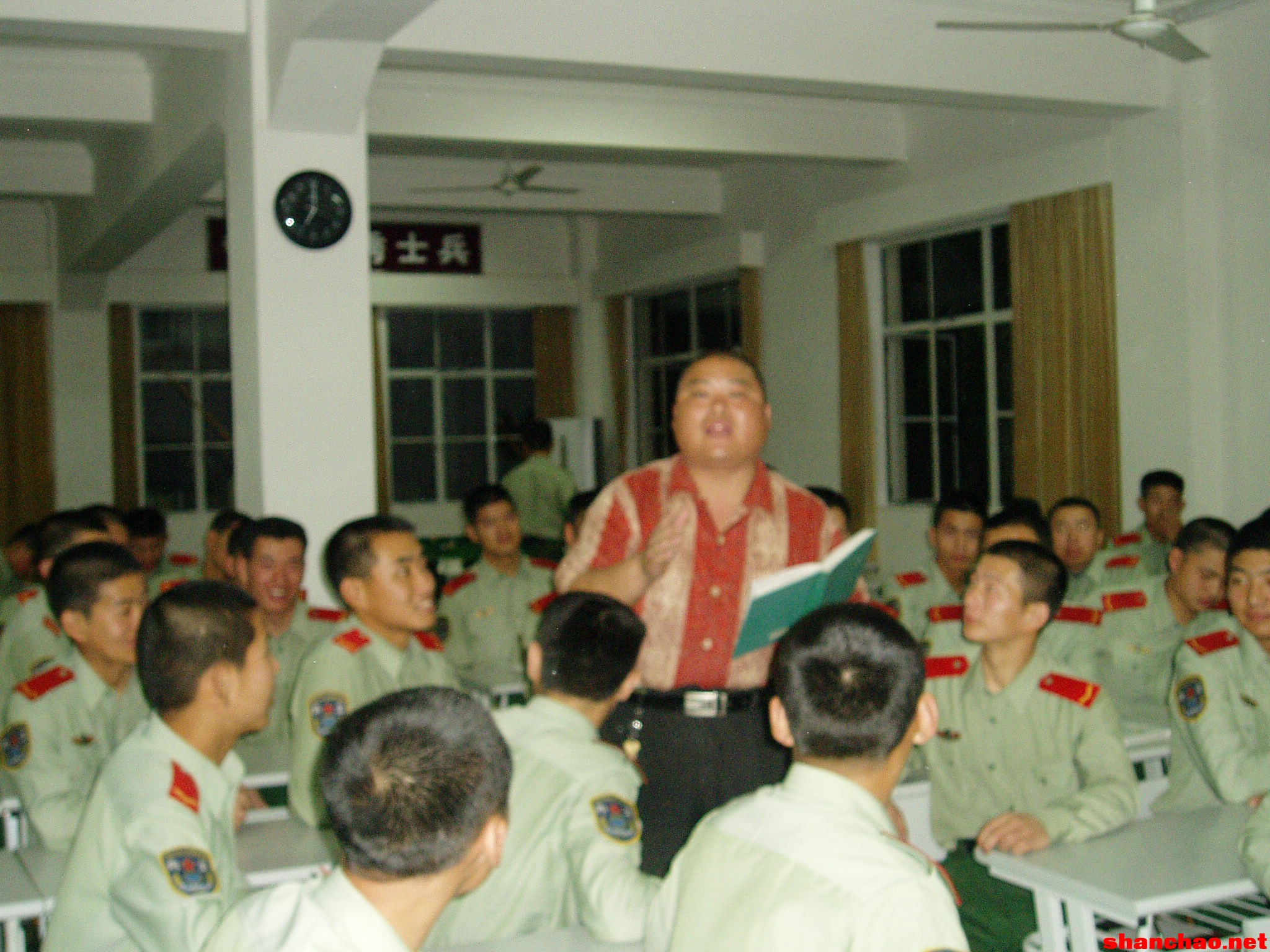 百度胖老师吧上海市公 安局轨道交通分局石宇玉老师求救 抖音快手百度贴吧百科图片视频知道搜索上海胖老师或 ...